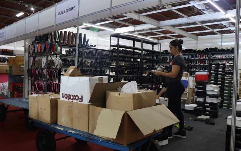 LOUCURA POR SAPATOS: Feira começa nesta quinta-feira com descontos de até 70% e novidades; veja detalhes