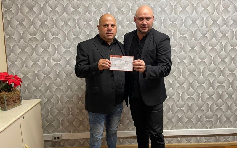  Fernandinho assina com o Solidariedade  | abc+
