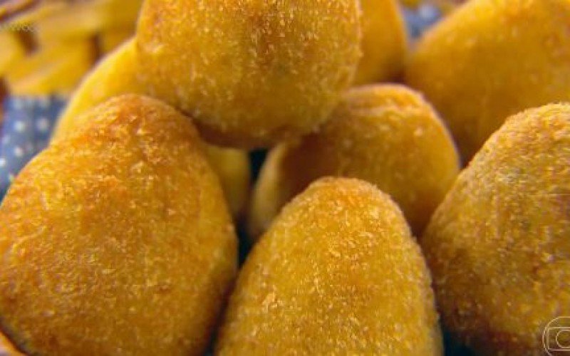 Aprenda a fazer a coxinha cremosa sem massa da Ana Maria Braga | abc+