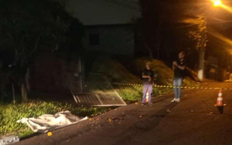 Homens são vítimas de duplo homicídio na frente de mulheres e criança em Estância Velha | abc+