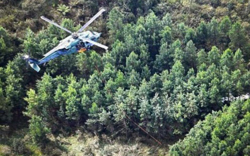 FAB resgata piloto de avião que caiu em Santa Catarina após 12h de buscas