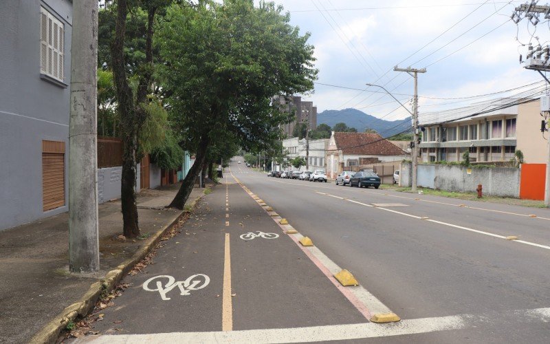 Ciclovia na rua MarquÃªs de Souza