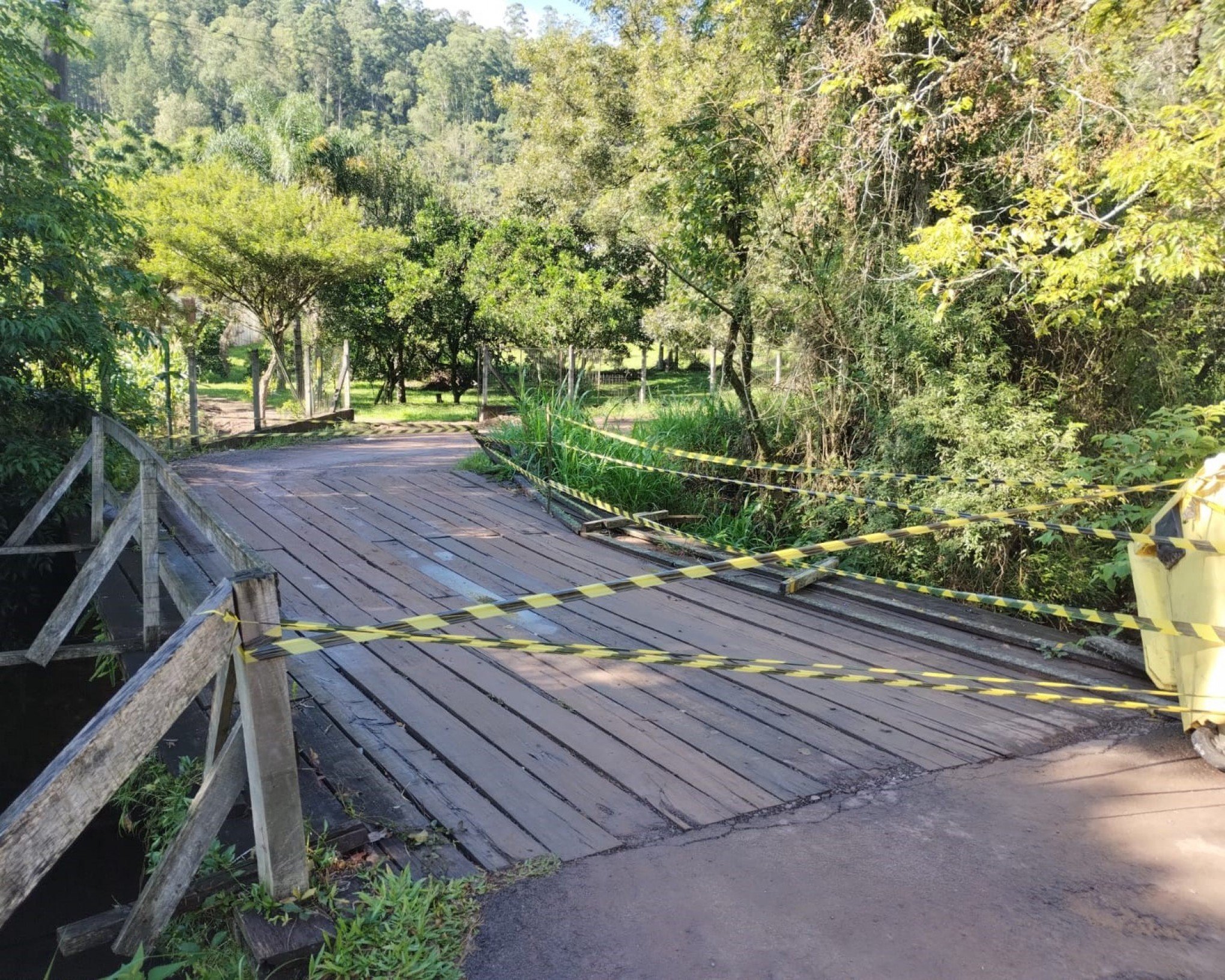 Ponte de acesso à Linha Moreira é interditada; confira via alternativa
