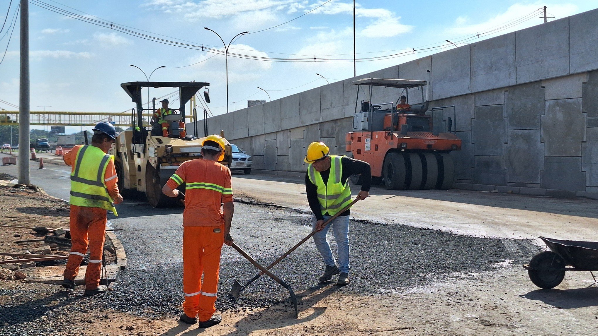 BR-116: Obras perto do fim? Camada de asfalto é aplicada em pistas do Complexo Scharlau