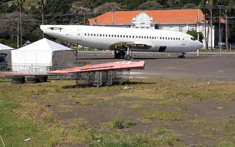 Avião da Boeing modelo 737 | abc+