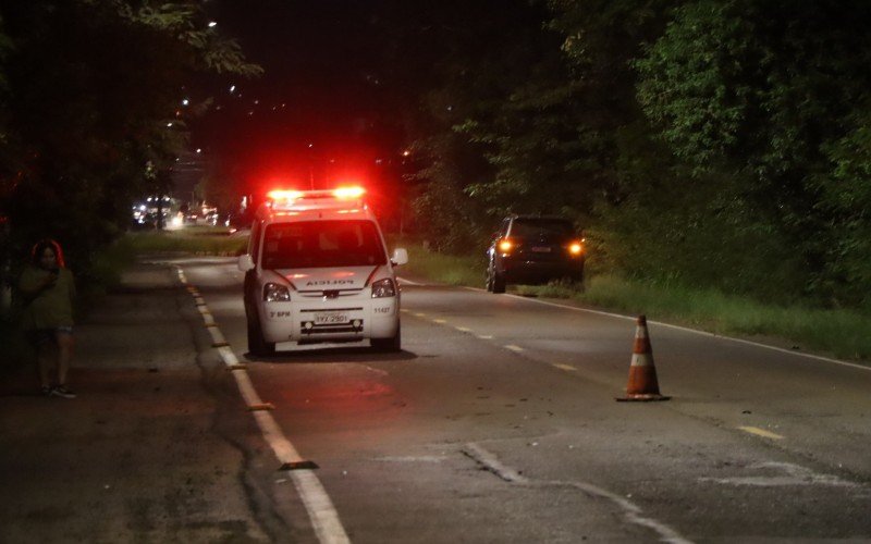 Colisão aconteceu na noite desta quarta-feira na Avenida Integração, em Lomba Grande