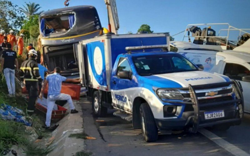 Acidente com ônibus deixou nove mortos e 23 feridos na Bahia | abc+