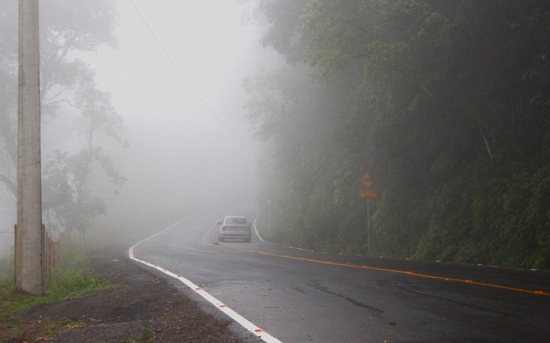 Neblina faz os veÃ­culos desaparecerem