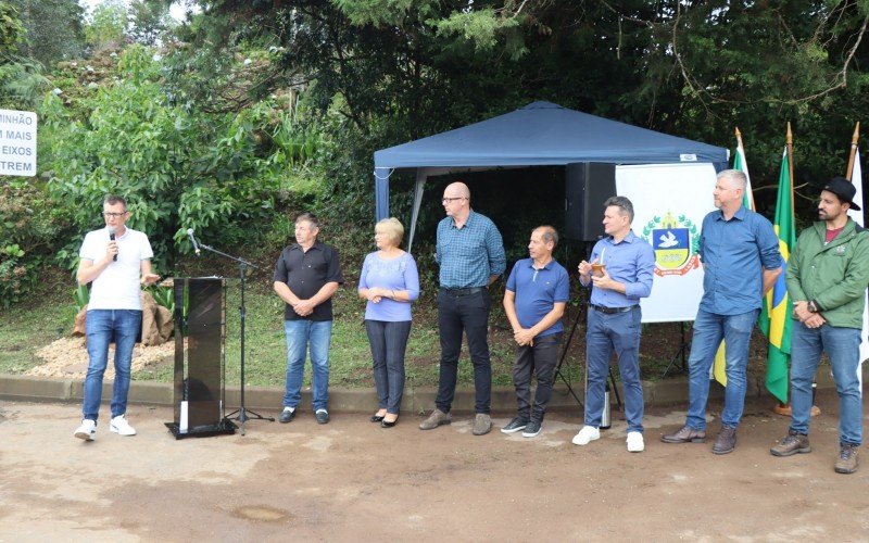 InauguraÃ§Ã£o do asfalto da Estrada Edgar Willy Woff, na Serra Grande, em Igrejinha