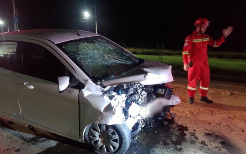 Acidente na RS-115, em Igrejinha, entre dois carros