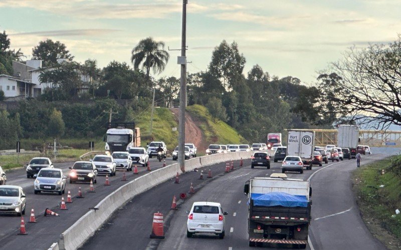 Movimento intenso na BR-116, sentido interior-capital em Novo Hamburgo | abc+