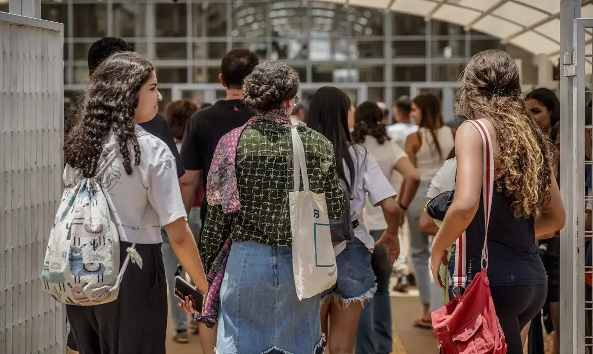 Enem: prazo para solicitar isenção da taxa de inscrição começa hoje | abc+