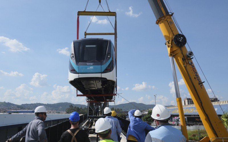 Primeiro carro foi instalado recentemente sobre os trilhos da linha AeroGRU, em São Paulo, e está em fase de testes