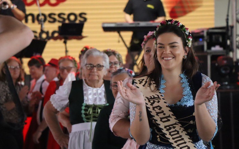 Baile da Terceira Idade do Kerb de EstÃ¢ncia Velha