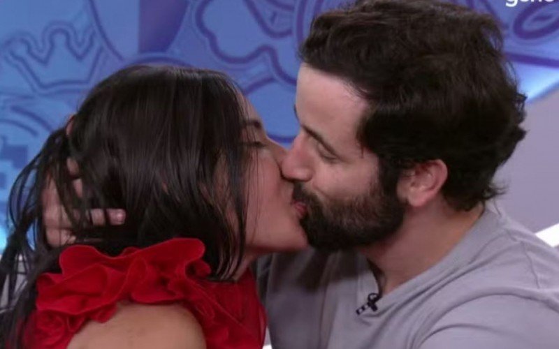 Matteus e Isabelle protagonizaram um verdadeiro beijão ao vivo no BBB 24 | abc+