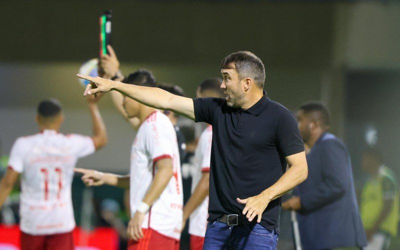 Treinador Eduardo Coudet tem duas vitórias em dois jogos no Brasileirão | abc+