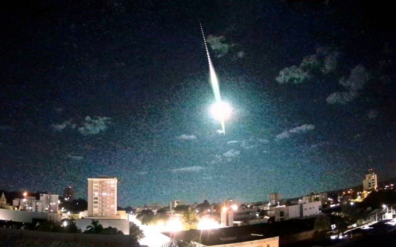 Meteoro explodiu no céu do RS e sua magnitude foi maior que a da Lua | abc+
