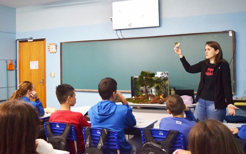 Alunos de escolas pÃºblicas participam de projeto ambiental sobre as araucÃ¡rias