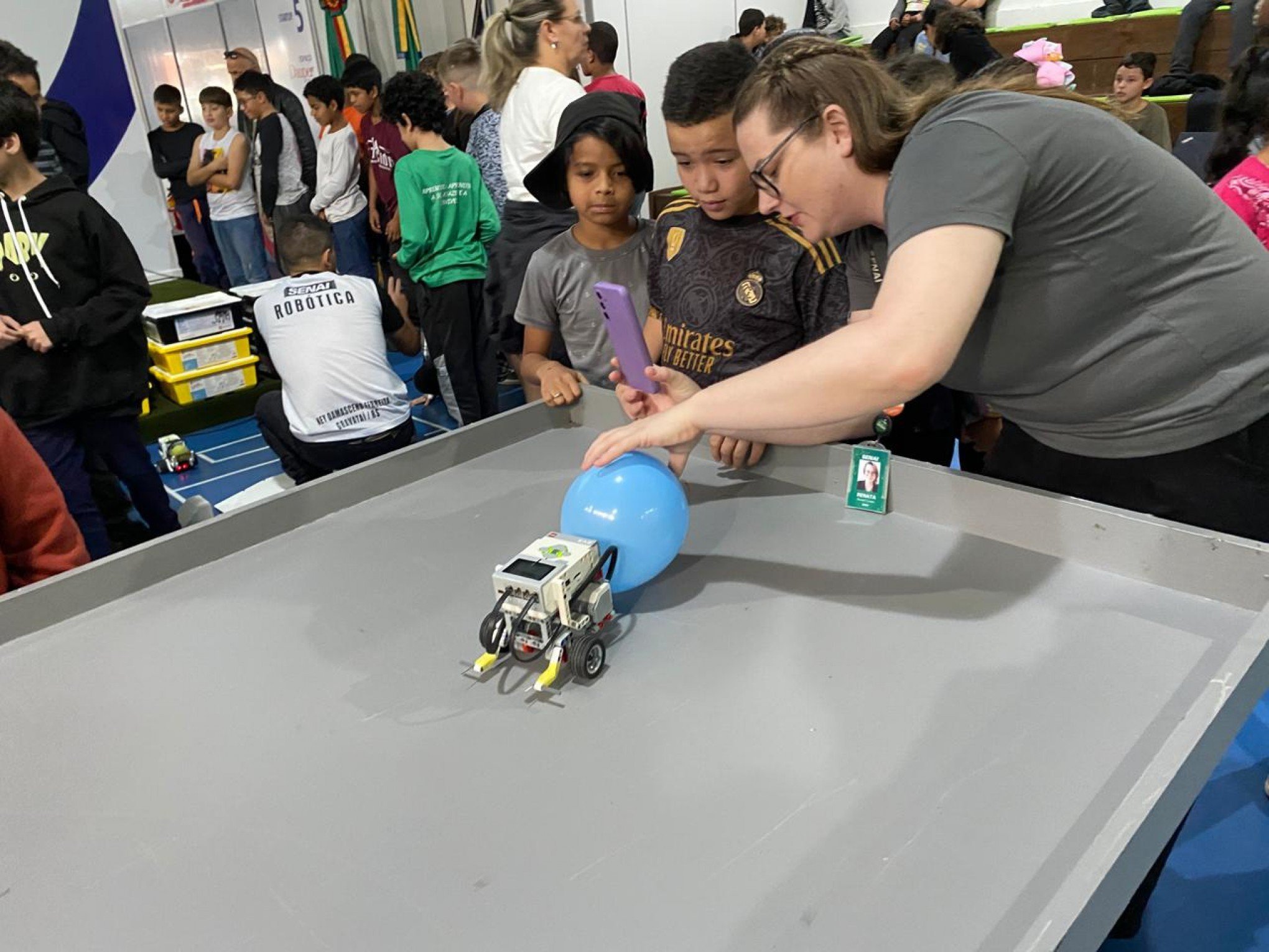 VEJA FOTOS: Escolas municipais de Canela participam da segunda mostra de robótica