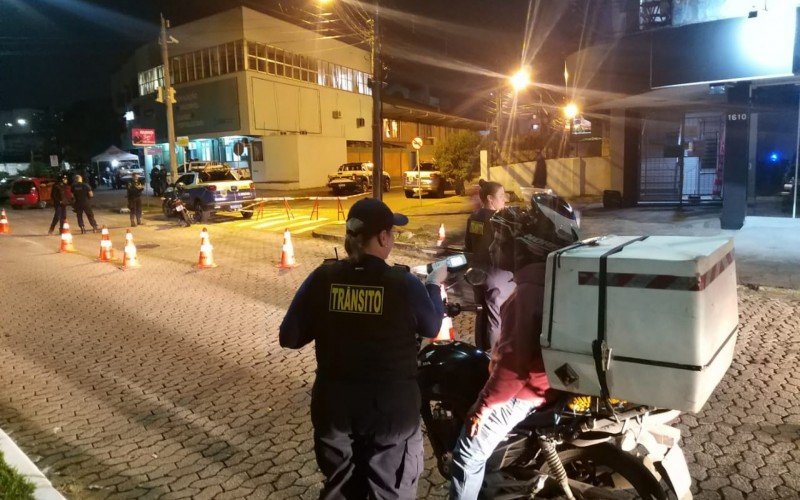 A blitz de fiscalização da Balada Segura abordou mais de 50 veículos no Centro da cidade.