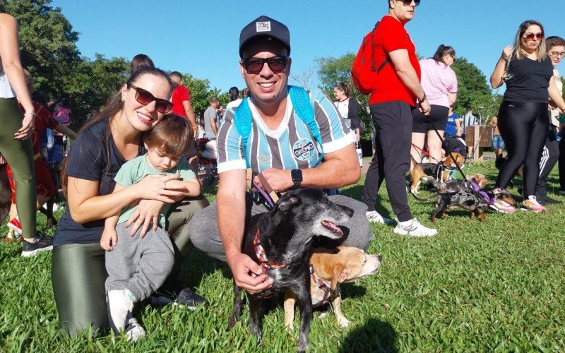 Domingo reuniu tutores e pets no Parcão em Cãminhada