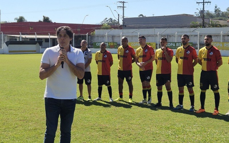 Danrlei de Deus na abertura da Copa RS de Futebol Amador