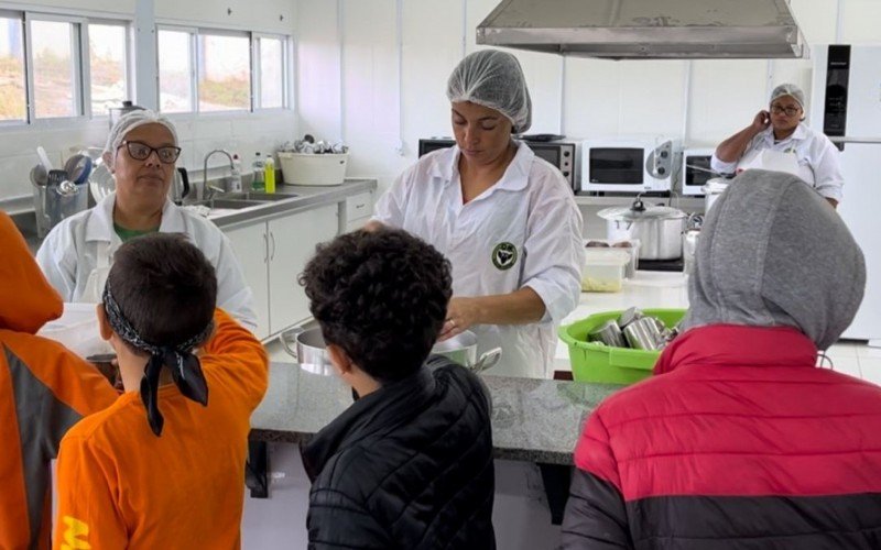 Escola Dante Bertoluci, em Canela, tem nova cozinha e refeitório