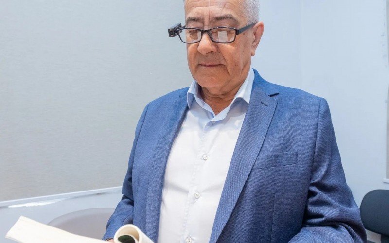 O vice-prefeito Nedy de Vargas Marques permanece atendendo em seu gabinete