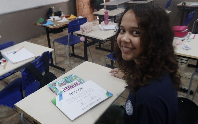 Aos 13 anos, Alice já comemora as primeiras conquistas alcançadas pela deicação aos estudos | abc+