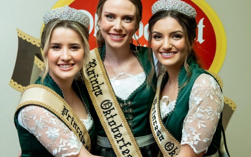 Rainha Roberta Klein e as princesas Tainá dos Santos e Daniela Hachenher | abc+