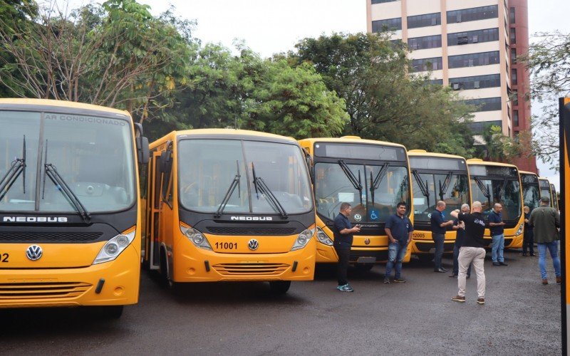 ApresentaÃ§Ã£o da nova frota de Ã´nibus