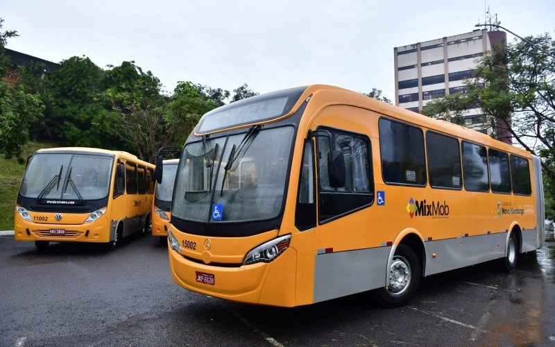 Novos ônibus começam a operar neste sábado (27) | abc+