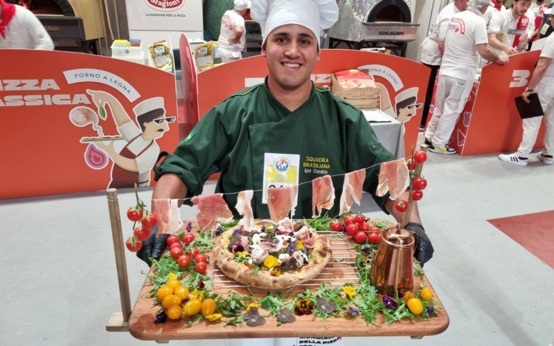 Igor Cândido no Campionato Mondiale della Pizza, da Itália