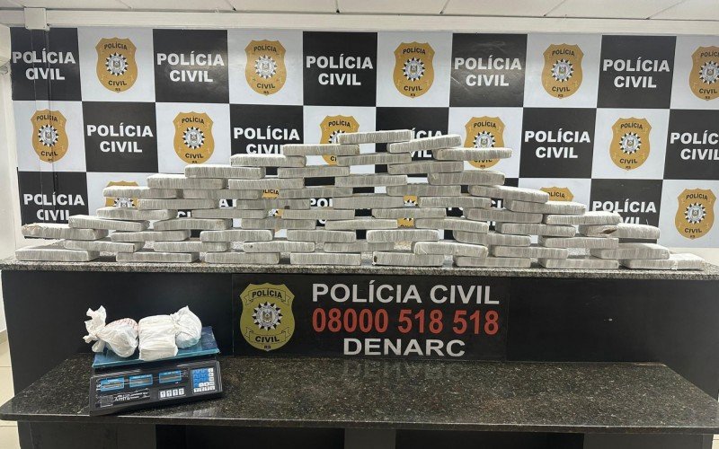 Ação do Denarc apreendeu mais de 40 quilos da droga na tarde de quarta-feira (24), no bairro Rio dos Sinos 