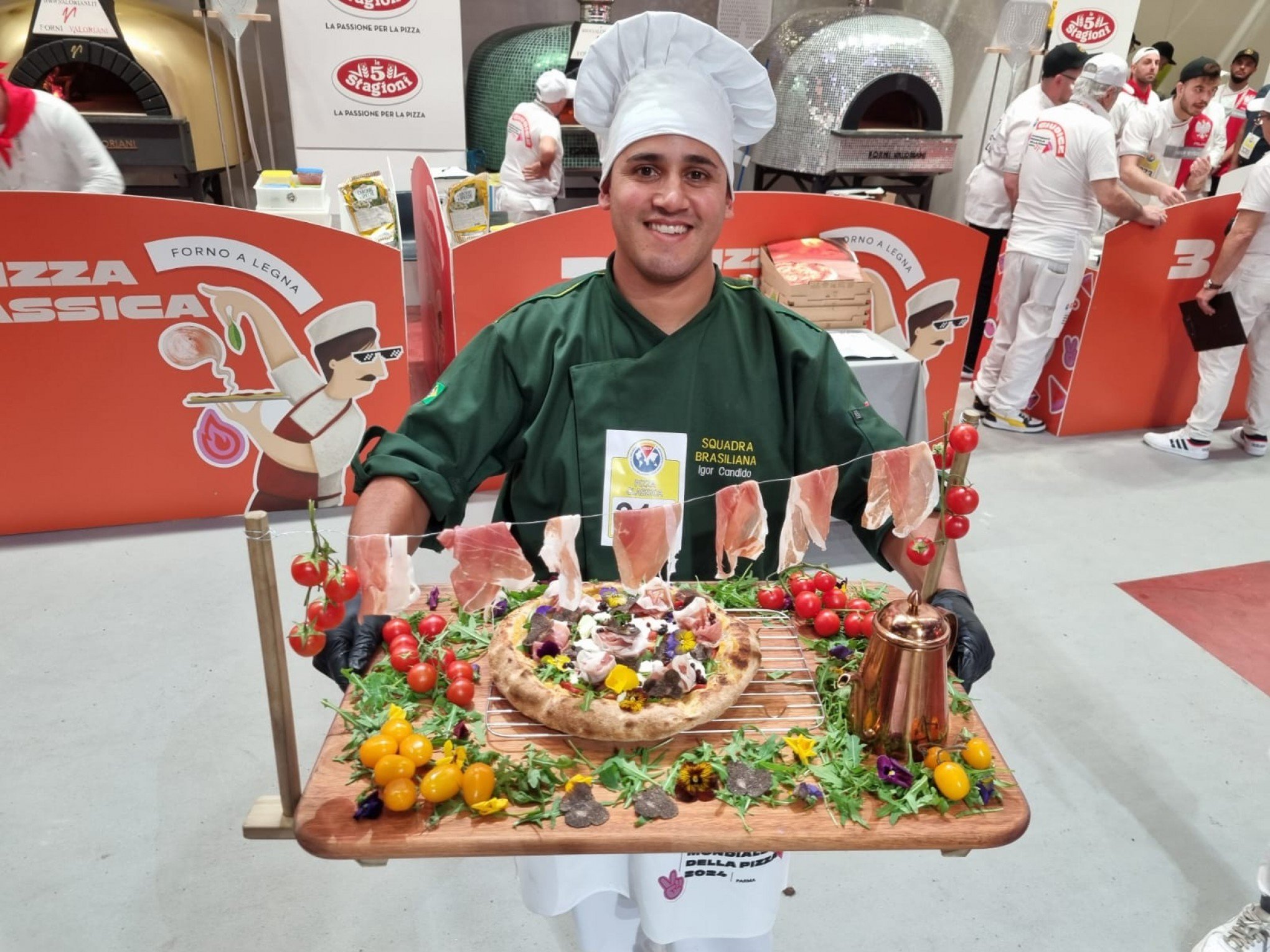 Chef da Serra gaúcha fica entre os 30 melhores em campeonato mundial de pizza na Itália