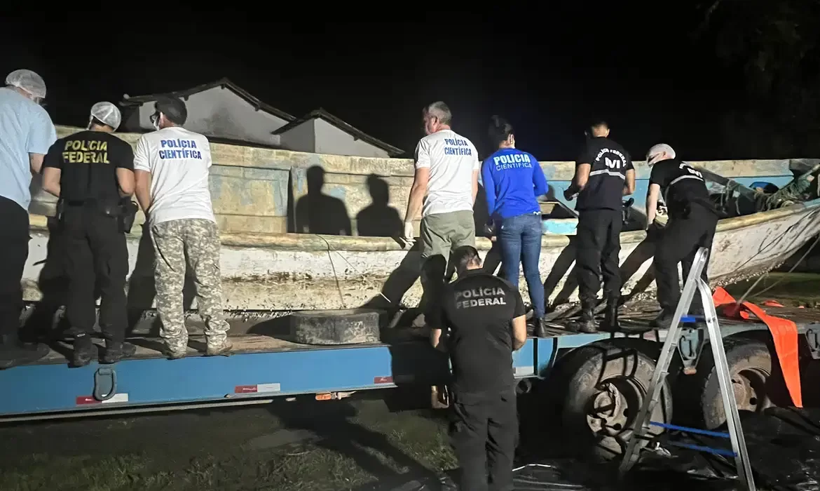 Corpos encontrados em barco no Pará são sepultados nesta quinta-feira