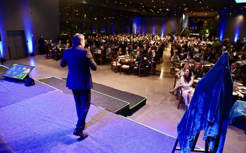 Neco Argenta apresenta o Grupo Argenta a convidados | abc+