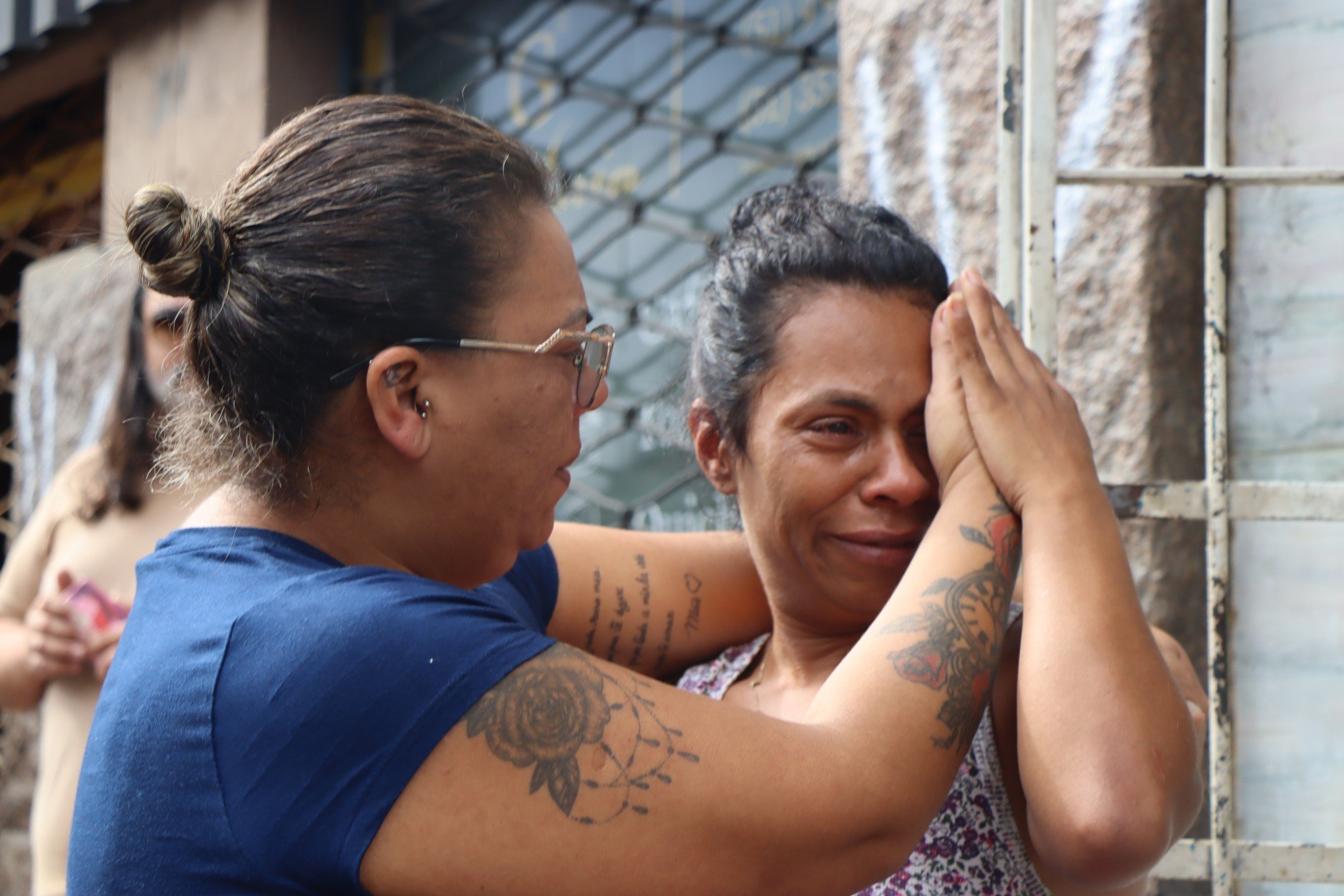 INCÊNDIO: "Noite aterrorizante", relatam moradores que escaparam com vida da pousada que pegou fogo em Porto Alegre