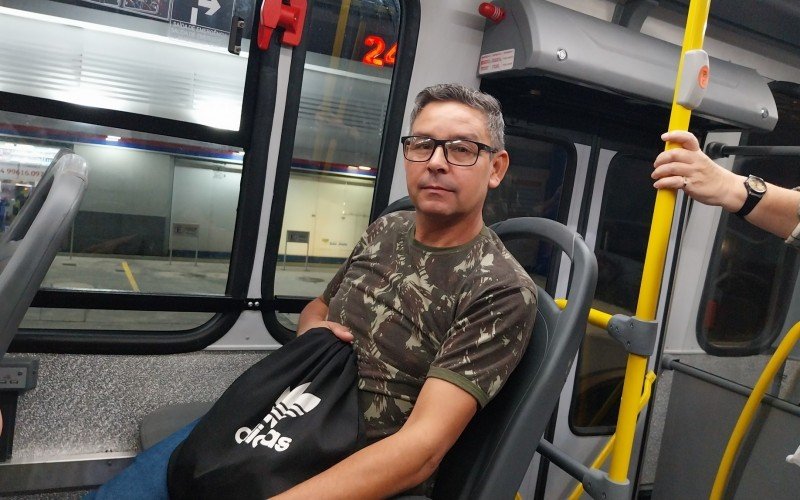 Joelson Silva de Oliveira no primeiro dia dos novos ônibus de Novo Hamburgo | abc+