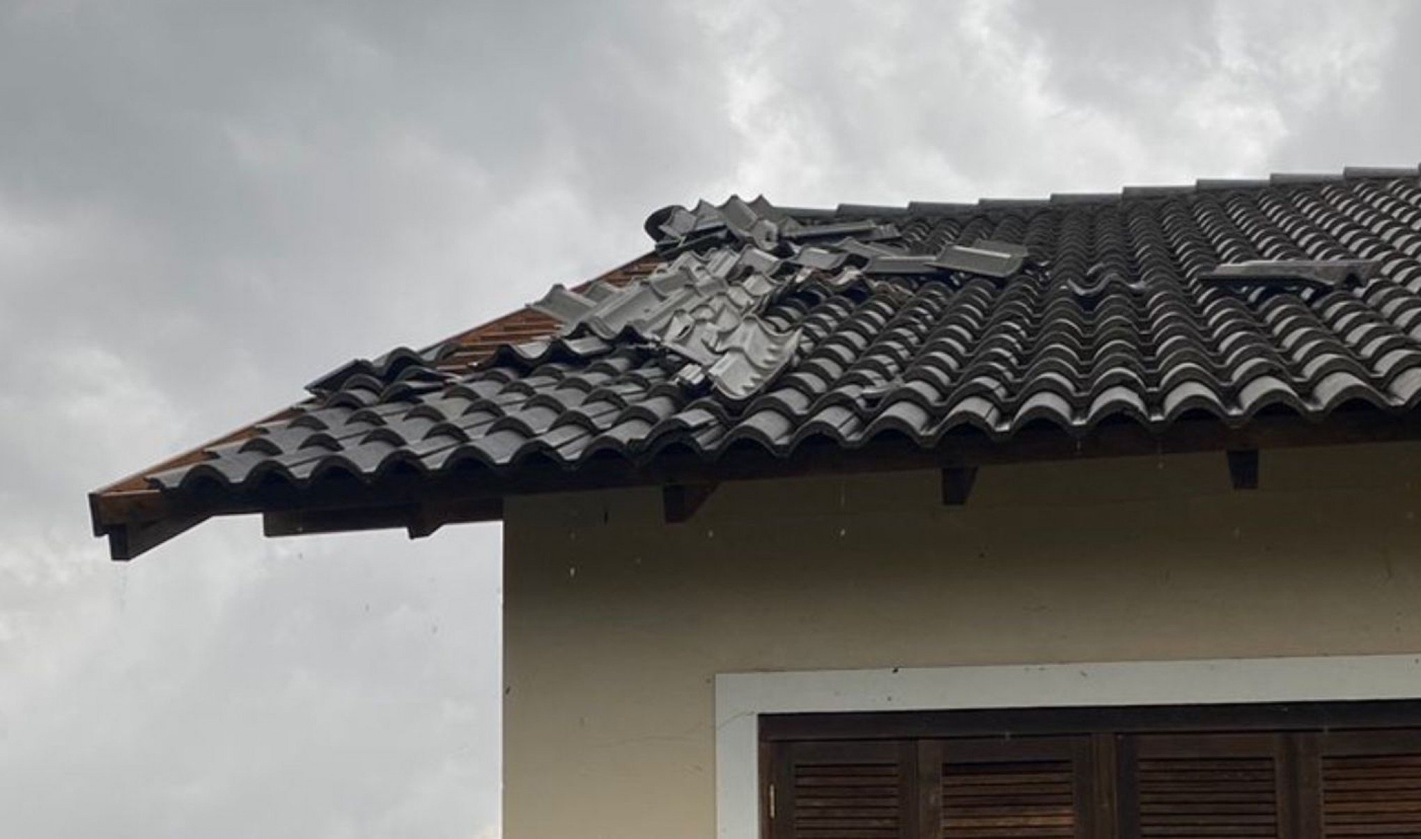 TEMPESTADE: Santa Cruz do Sul tem mais de 600 imóveis danificados após vendaval e granizo