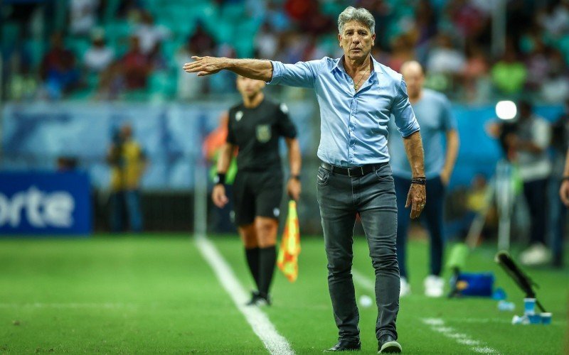 Bahia vence e Grêmio termina jogo com o banco de reservas vazio na Arena Fonte Nova | abc+