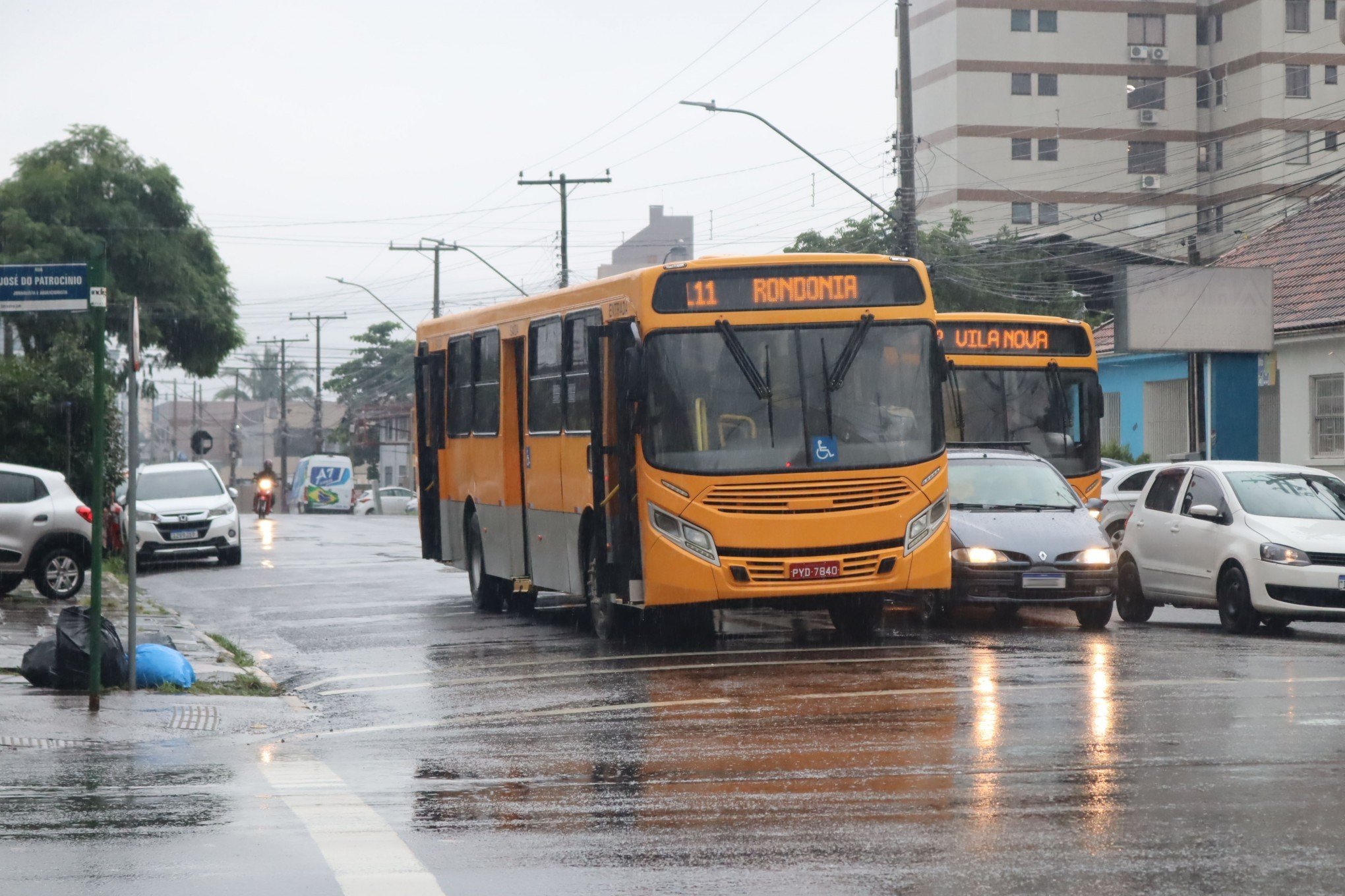 NOVO HAMBURGO: Ônibus da nova concessionária de transporte estraga no primeiro dia útil de operação