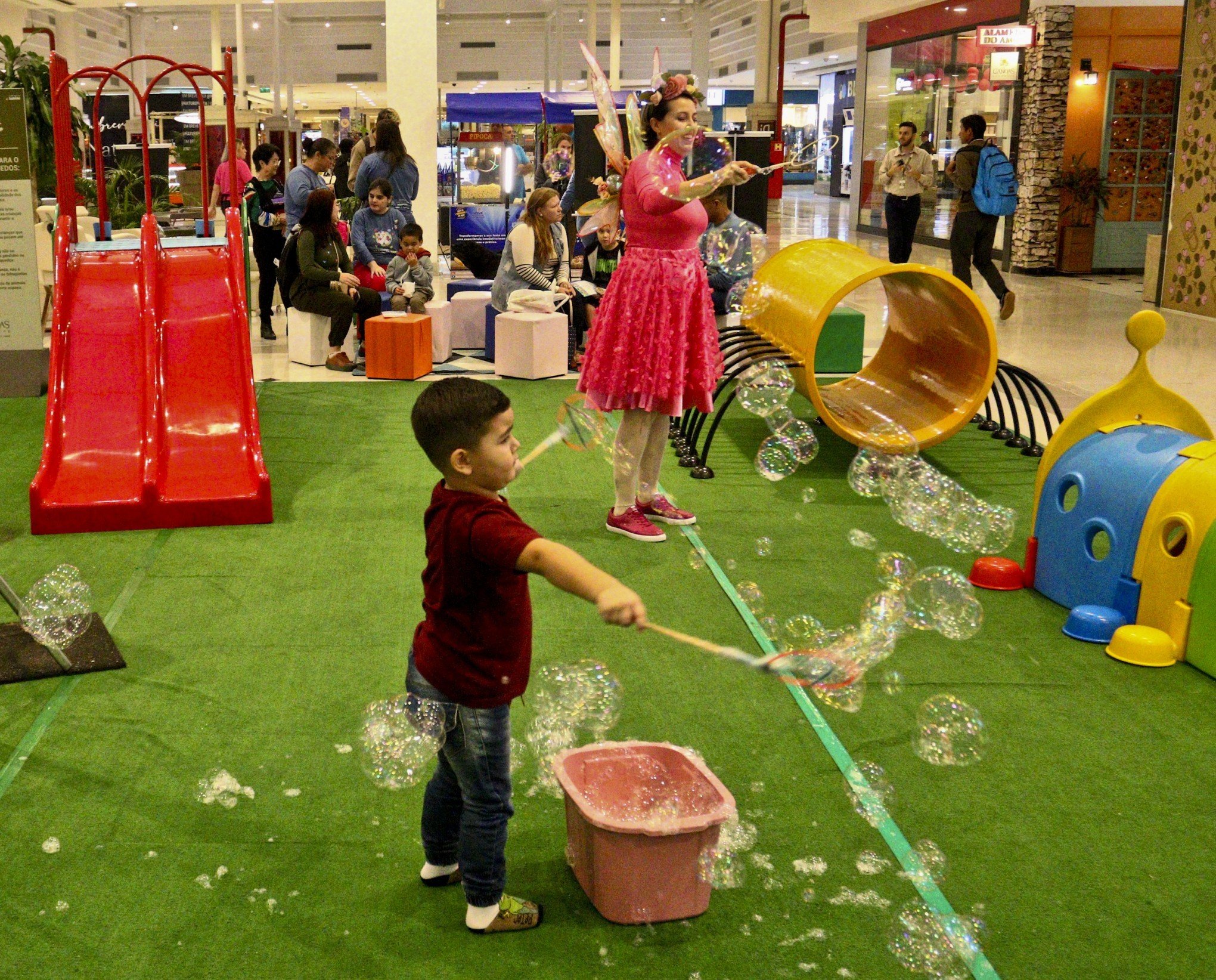 Canoas Shopping celebra 26 anos com atrações lúdicas