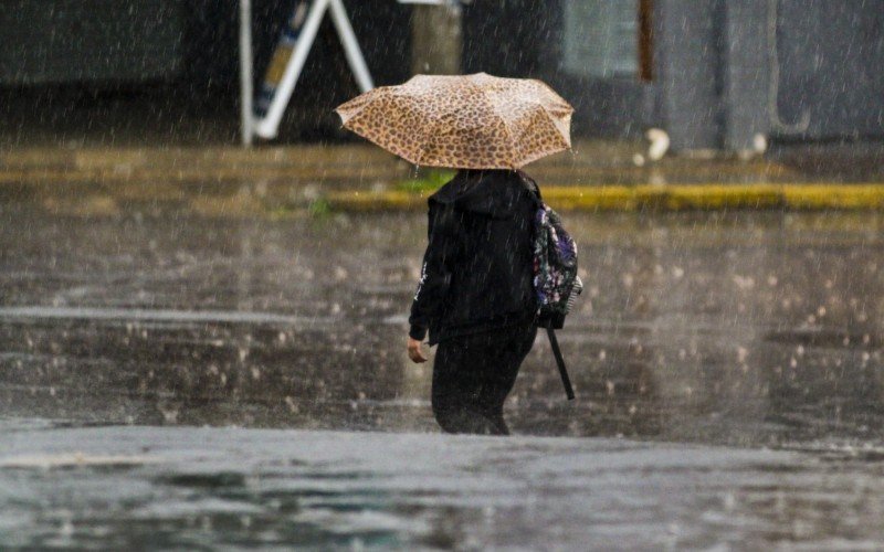 Canoas registra 50 mm em dez horas e segue com alerta de novos temporais nesta quinta-feira 