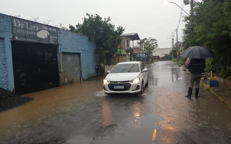 Rua Beco Adão Gonçalves nesta manhã de terça-feira