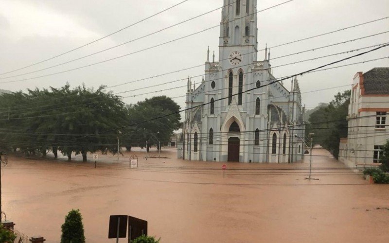 Enchente na área central da cidade de Sinimbu, no Vale do Rio Pardo | abc+