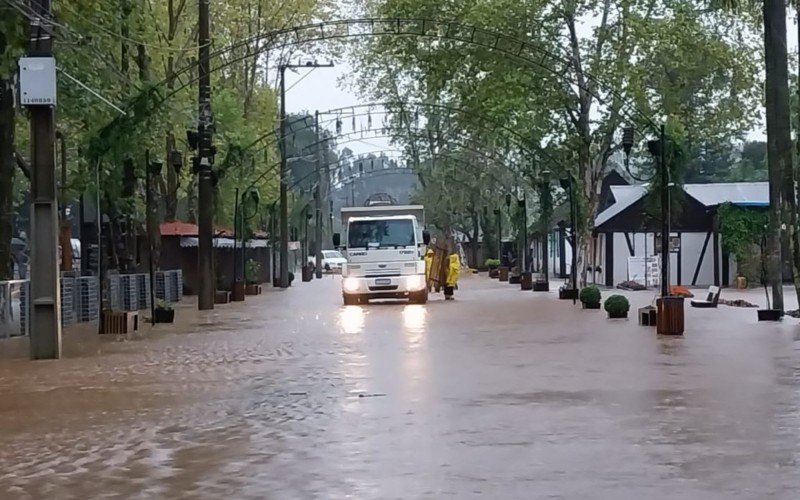 Núcleo de Casas Enxaimel alaga com as chuvas excessivas, em Ivoti | abc+
