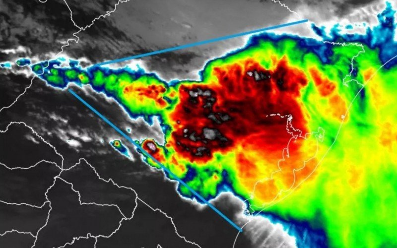 Imagem de satélite mostra o sistema de tempestade em "V invertido" | abc+