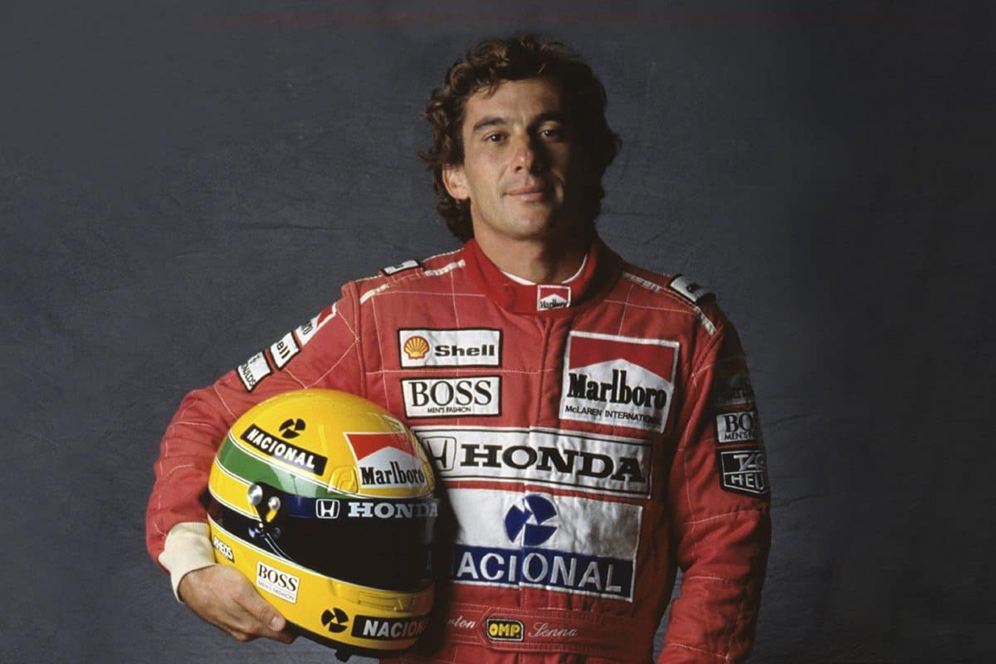 Senna terá réplica de capacete folheado a ouro; veja valores e detalhes