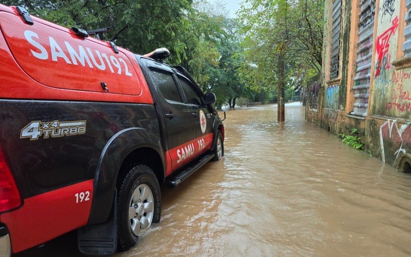 Em São Leopoldo, Rua da Praia mostra o avanço do Sinos